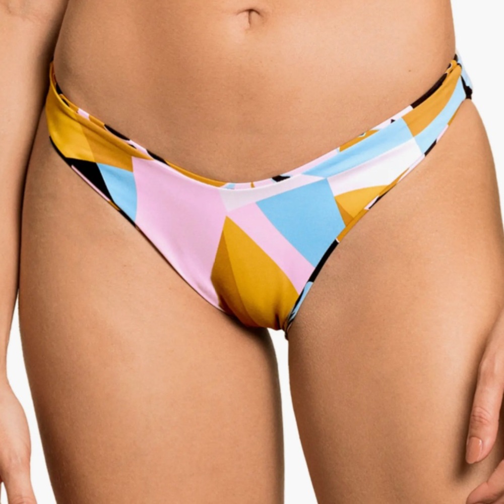 Maaji Swizzle Splendour Reversible Bikini Bottoms, Pink/Multi, Xl View 3